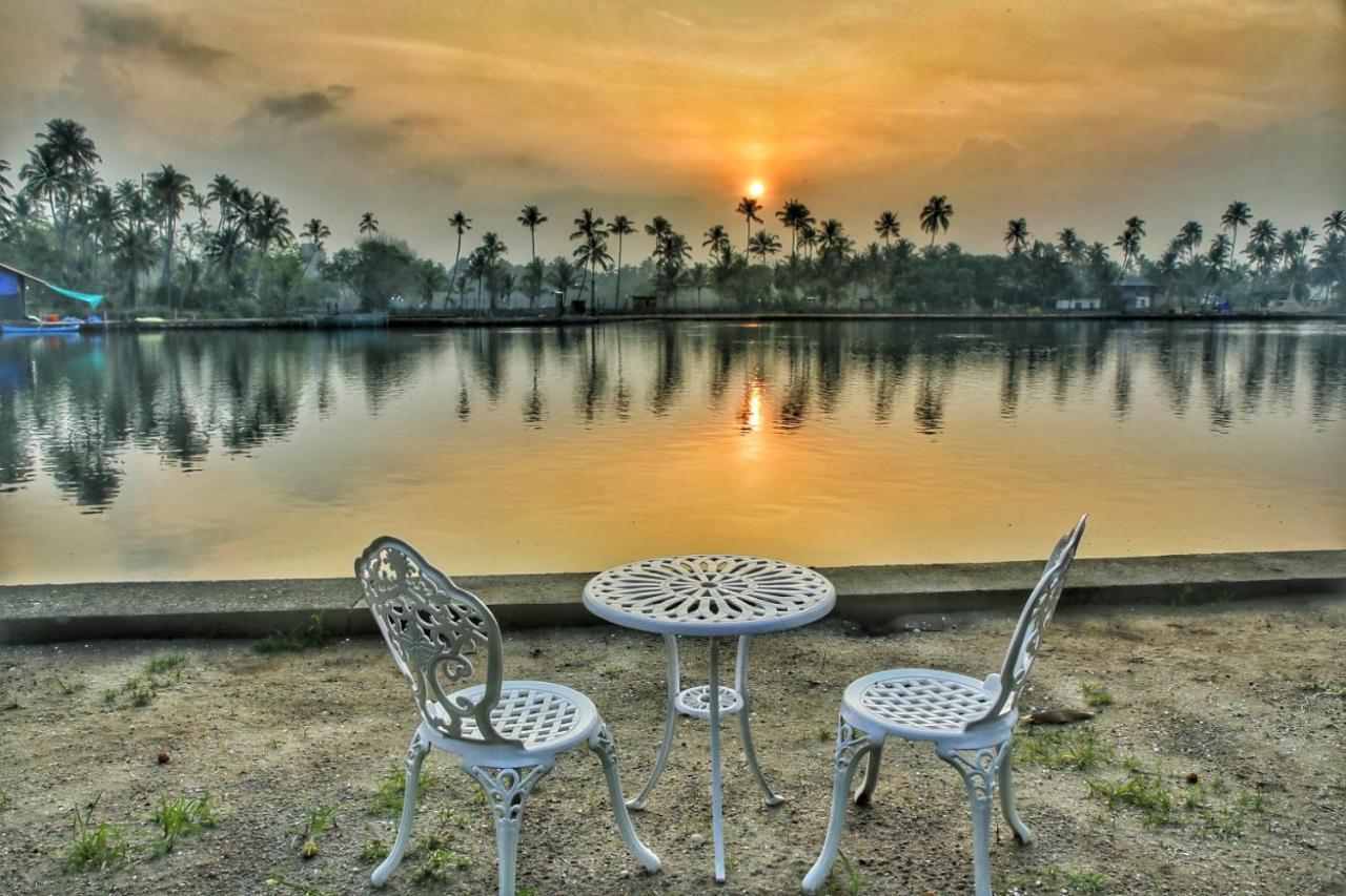Vala House Hotel Cherai Beach Exterior photo