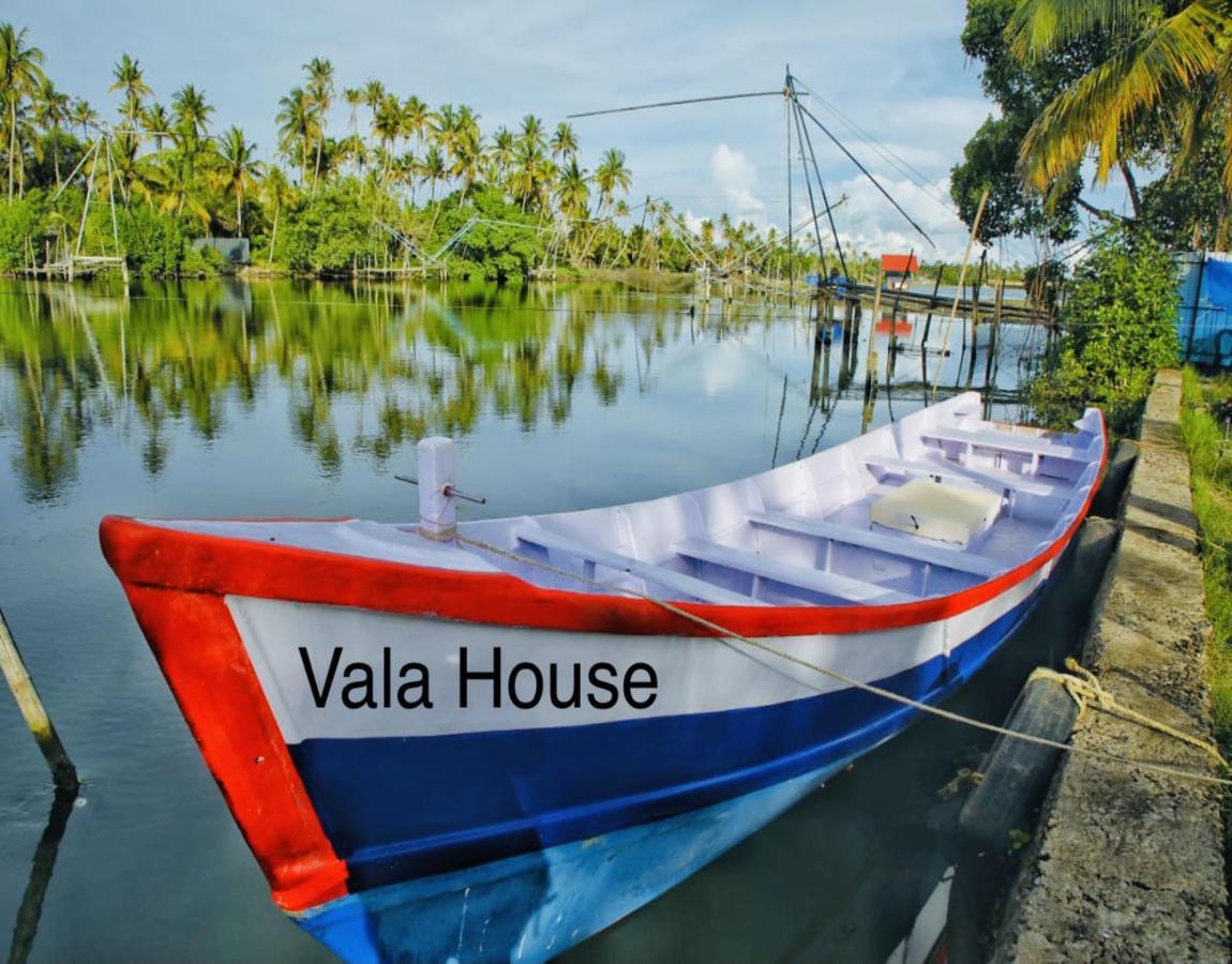 Vala House Hotel Cherai Beach Exterior photo